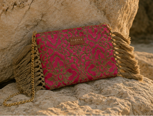 POCHETTE À HOUPPES DOLCEZZA